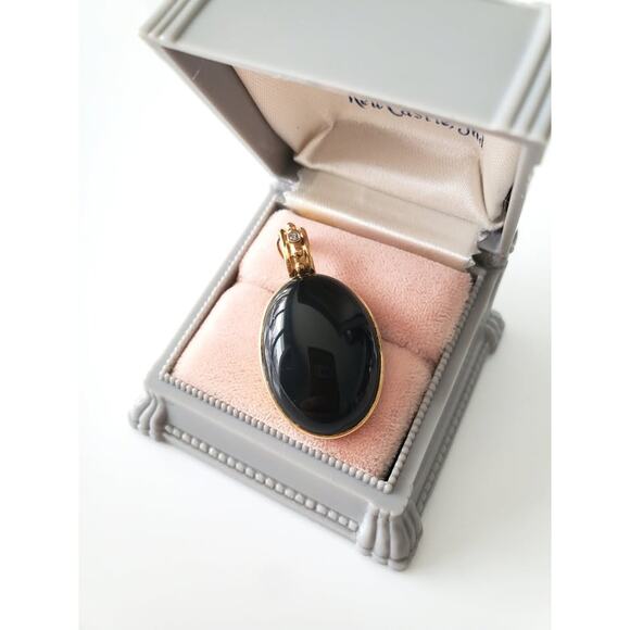 Vintage 14K Gold Onyx Oval Carbochan Snap-on Pendant